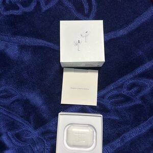 Apple White Earbud Headphones 
Pro 2 second generation
usbc